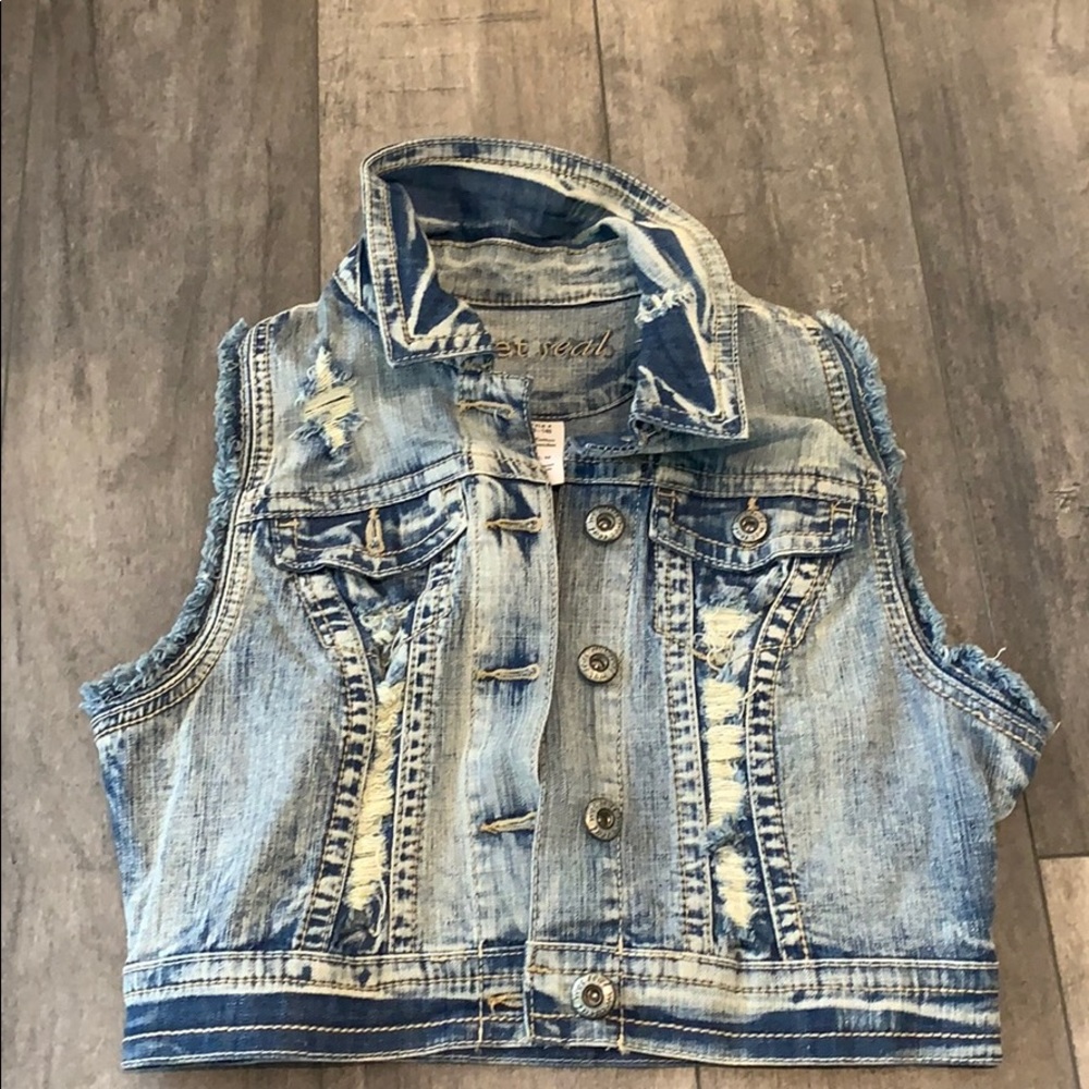 Jean vest - Picture 1 of 3
